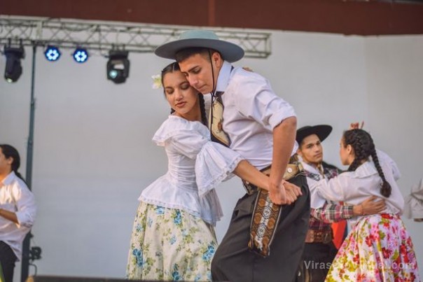 Así fue la apertura del festival por los 390 años de la fundación de Santo Tomé