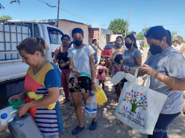 Con gran convocatoria de vecinos, se entregó lavandina y barbijos en los Barrios "Virgen de los Dolores" y "Juan XXIII"