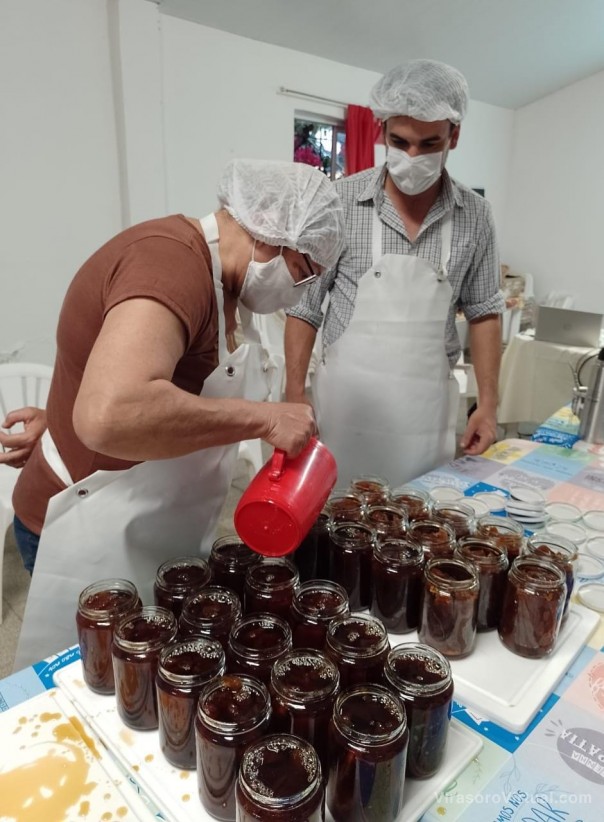Desarrollo Social capacitó en elaboración de dulces a emprendedores