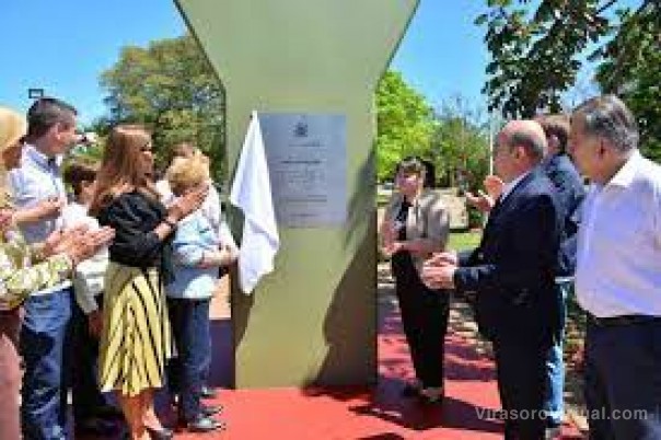 Yacyretá homenajeó a Fabián Ríos por su labor en la construcción de Aña Cuá