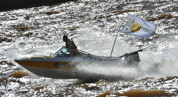 Con la participación de Valdés, el Mundial de Pesca del Surubí de Goya vivió su tradicional largada de lanchas