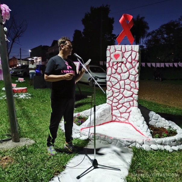 Homenaje al día por la lucha del cáncer de mama