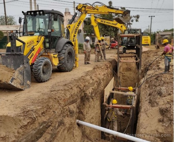 Provincia avanza con la ampliación de redes de agua y cloaca de los barrios Lomas del Mirador y Molina Punta