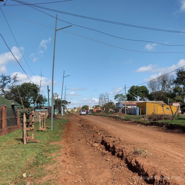 Continúan con el cordón cuneta e iluminación para calle Victor Navajas