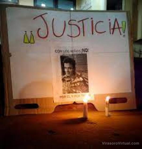 Vigilia frente al Juzgado de Gobernador Virasoro
