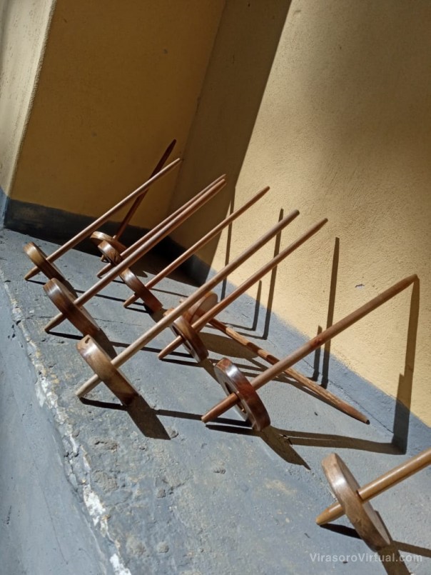 Dictarán talleres de hilado artesanal de lana con huso y rueca en Chavarría