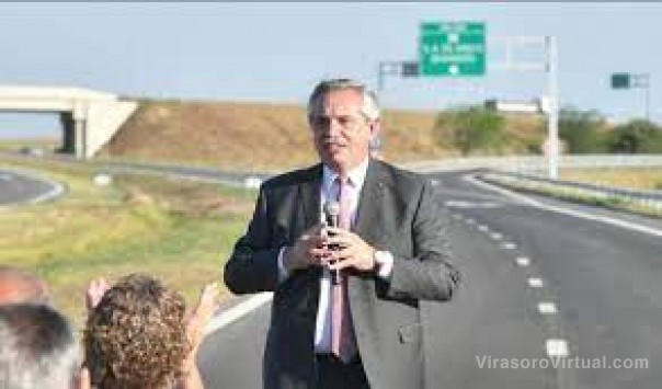 El Presidente anunciará obras del segundo puente Corrientes-Chaco: invitó a Valdés