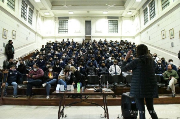 Alumnos del colegio Nacional participaron de jornadas sobre discapacidad