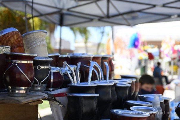 La Feria de los Artesanos estará en plaza Cabral y en Punta Tacuara