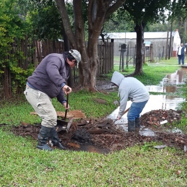Cuadrillas municipales trabajan en varios puntos de la ciudad