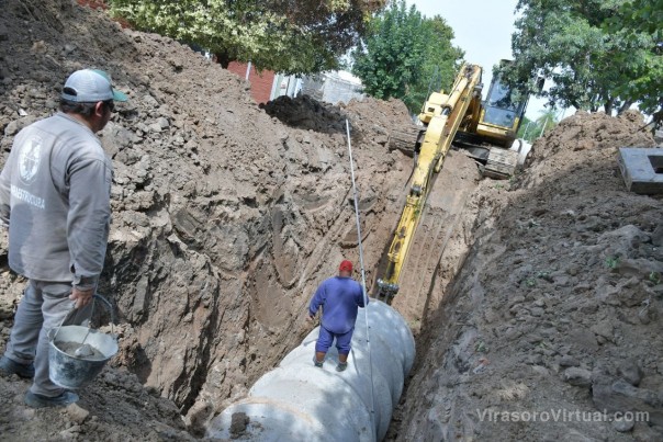Plan Hídrico: el Municipio realiza obras de entubamiento en los barrios Quintana y Pirayuí