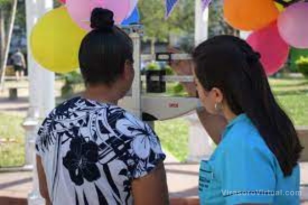 Celebraron el Día del Nutricionista con atenciones gratuitas en la plaza Vera