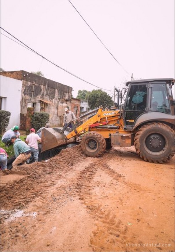 ¡Ya estan trabajando en la pavimentación de calle Pellegrini!