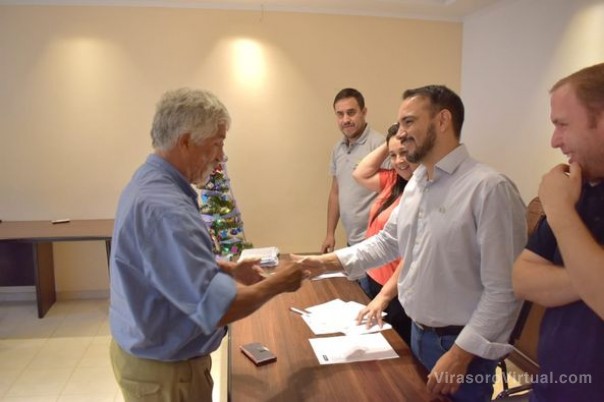 Entrega de reintegro a pequeños productores ganaderos