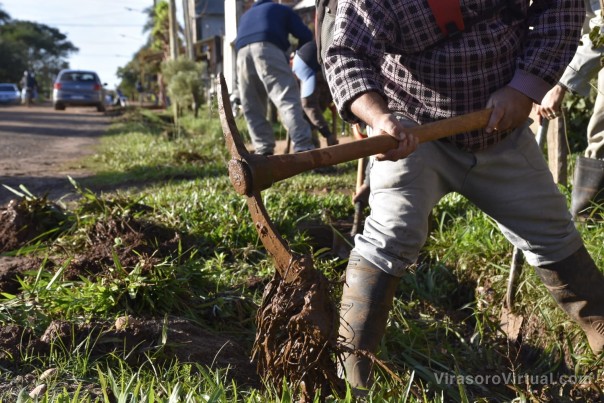 Mantenimiento de calles, cuneteos, recolección de residuos, hojas y escombros