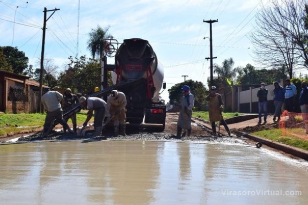 Pavimentamos el 3er tramo de la calle Laguna Brava