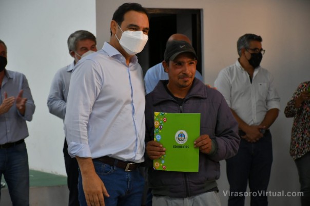 El Gobernador entregó asistencia financiera a pequeños productores de Concepción y Santa Rosa
