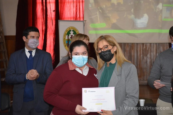 Acto de entrega de certificados a alumnas del Club de Chicas Programadoras