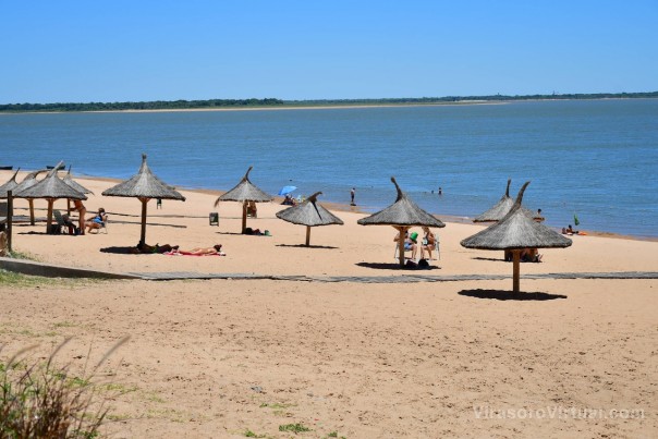 Playas públicas con múltiples servicios para disfrutar del verano correntino