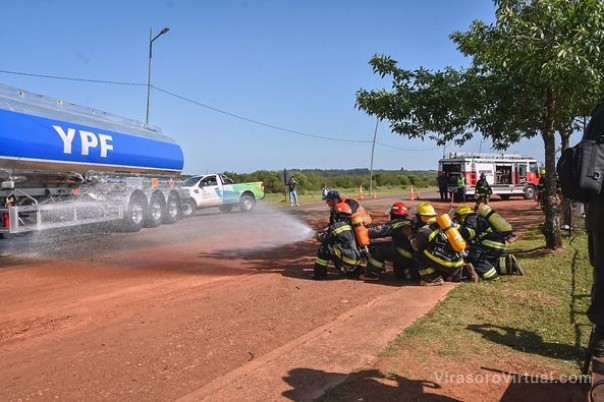 Desde diferentes áreas, el municipio acompañó un simulacro de accidente vehicular con carga peligrosa