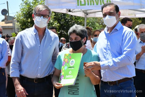 Valdés entregó 50 viviendas para que “Virasoro siga creciendo"