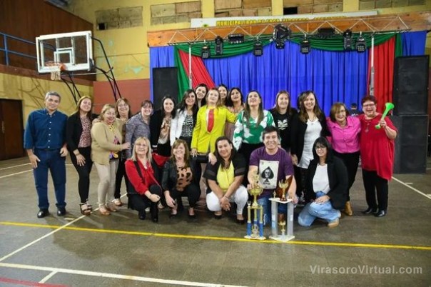 El municipio agasajó a más de 600 maestros y profesores en su día