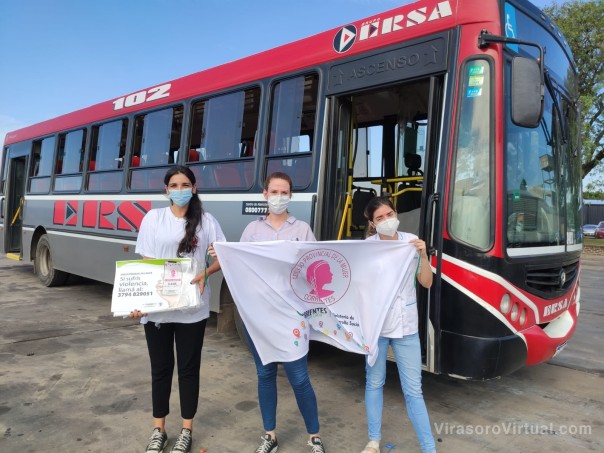 Violencia de género o familiar: se colocaron carteles con un número de guardia en colectivos urbanos de Capital