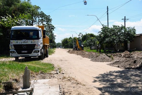 Se reactivan las obras de cordón cuneta y ripio sobre calle Buenos Aires