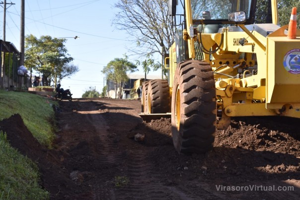 Maquinarias municipales y trabajos de mantenimiento de calles