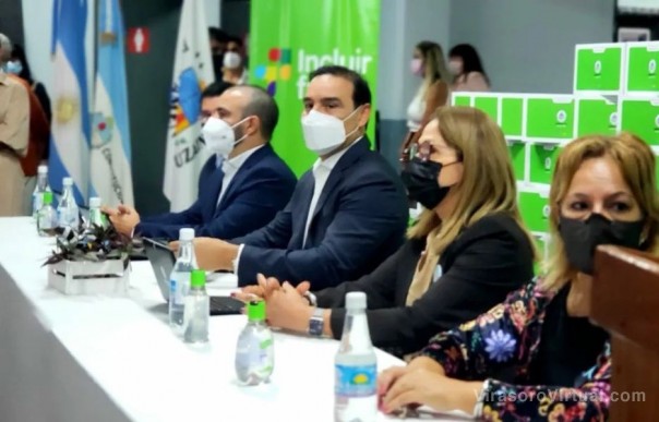 Se hizo entrega de 600 notebooks