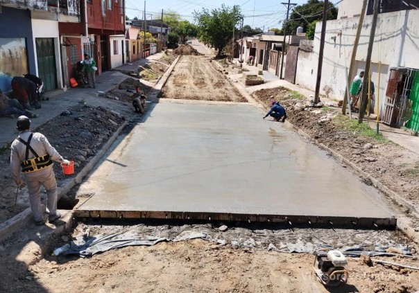 Mejores desagües: La Provincia concluyó obra hídrica en Saavedra y avenida Independencia