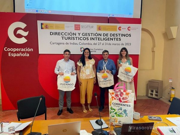 En representación de la República Argentina, la secretaria de Turismo del municipio de #Ituzaingó