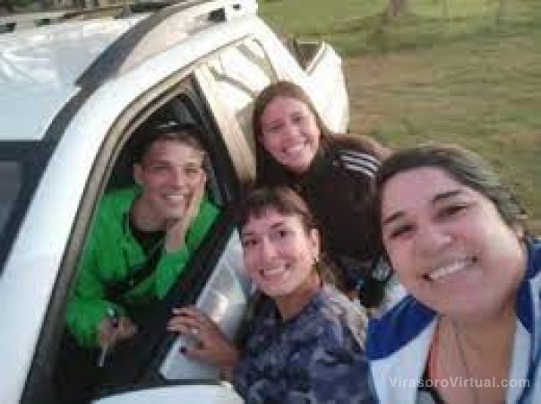 Entre fotos y reconocimientos: las primeras horas de Santi Maratea en Corrientes