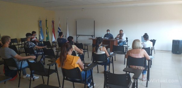 El Municipio capacitó a promotores ambientales quienes tomarán contacto con todos los vecinos
