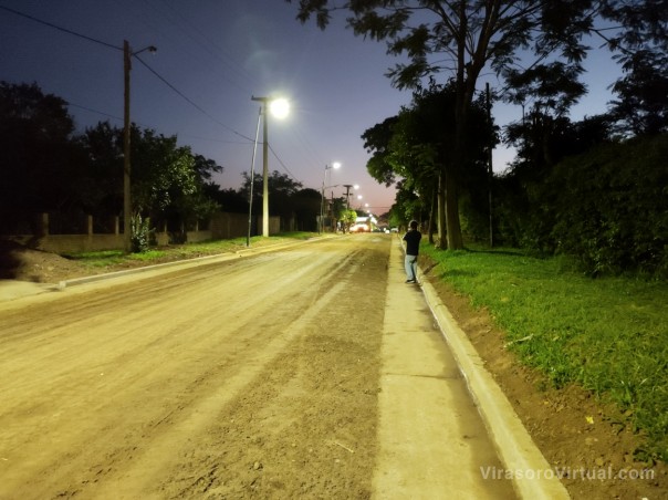 1200 metros de luces LED y cordón cuneta sobre calle Víctor Navajas.