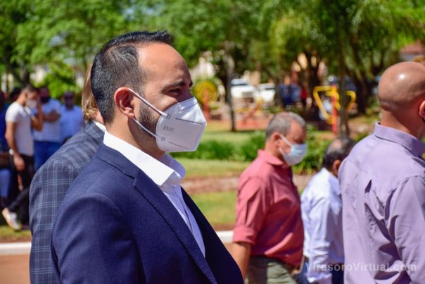 Juan Pablo Valdés acompaño al Gobernador Gustavo Valdés en la inauguración del nuevo edificio