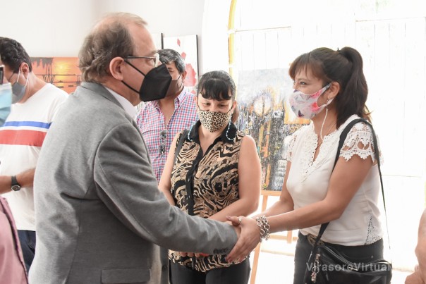 Tassano y comparseros entregaron donaciones para localidades afectadas por los incendios