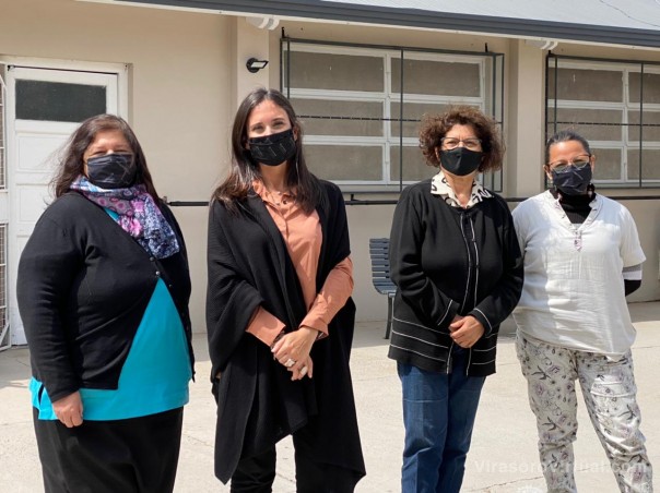 Sofia Brambilla recorrió las refacciones en el Hogar San José y visito a vecina del Barrio 9 de Julio.
