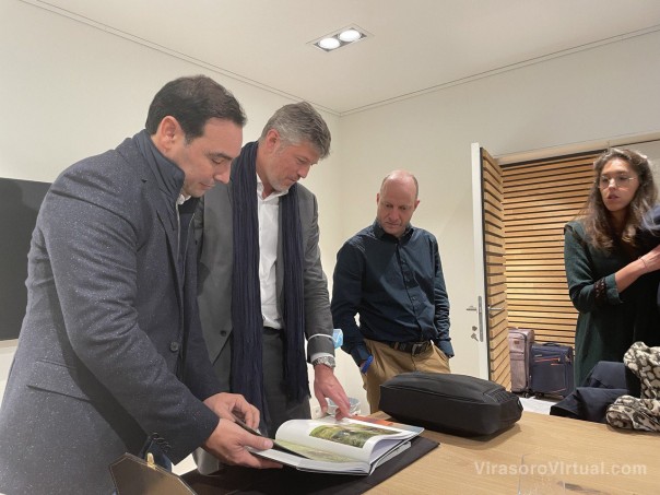 Valdés continuó en Bélgica analizando procesos de industrialización de la madera