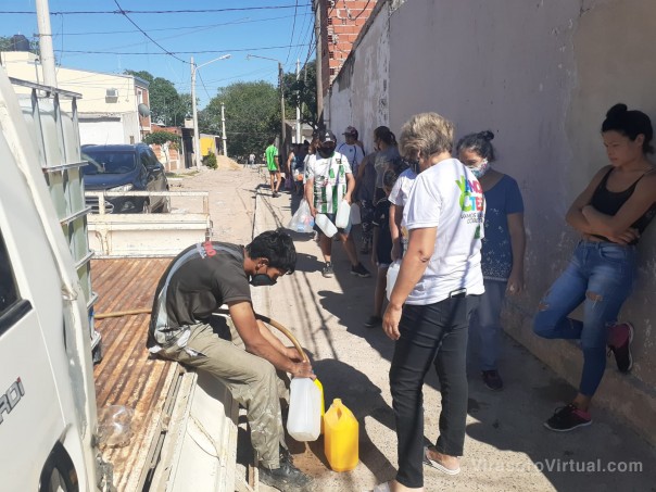 Entrega de lavandina y barbijos en "Virgen de los Dolores" y "Sargento Cabral