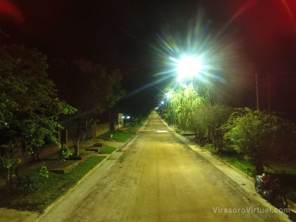 Avanzan con la nueva iluminacion sobre calle Victor Navajas