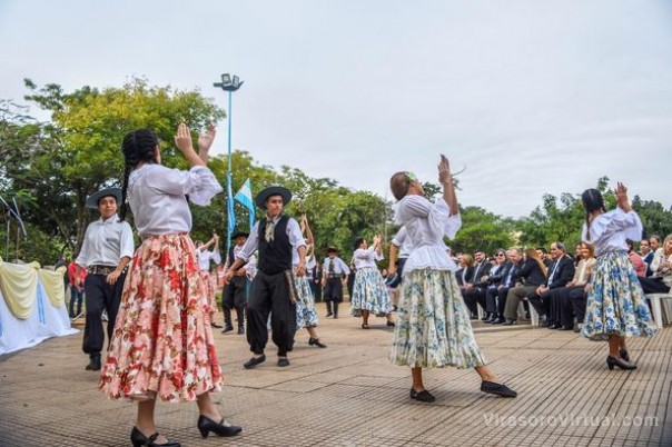 Celebraron el Día de la Independencia con un emotivo acto en la Plaza San Martín!