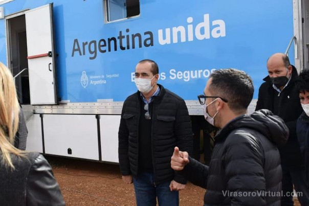 Visita del intendente al Cic 1