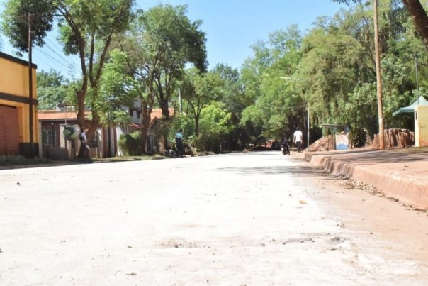 Continua la pavimentacion de la calle Sargento Cabral