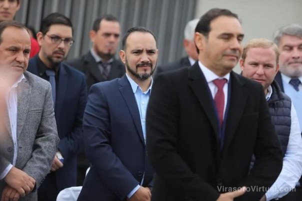 El intendente Juan Pablo Valdes acompaño al gobernador Gustavo Valdes