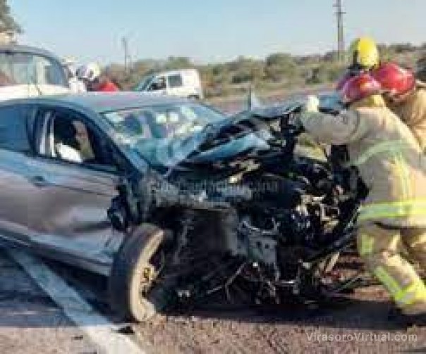 Dos personas fueron hospitalizadas tras un accidente en Cuatro Bocas