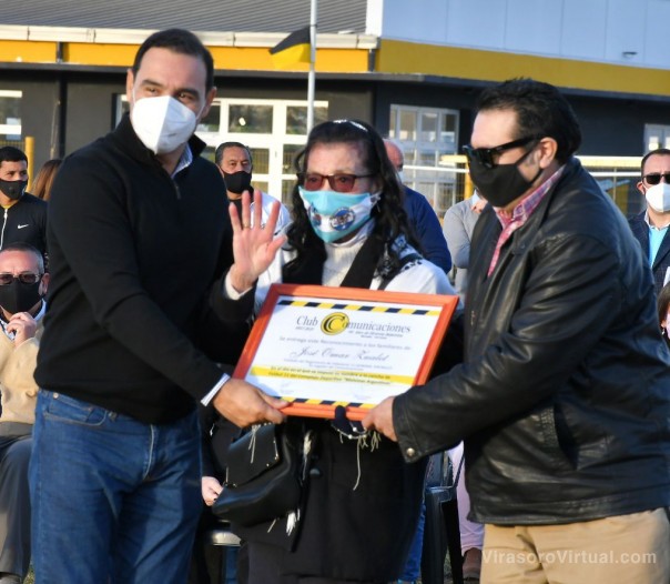 Valdés inauguró obras en tres clubes tradicionales de Mercedes y anunció la pavimentación de 30 cuadras
