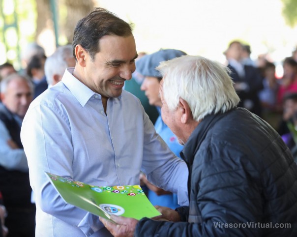 Valdés entregó en Curuzú Cuatiá subsidios a 270 productores afectados y brindó apoyo al sector
