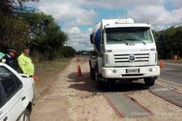 Intensificarán los controles de carga ante el daño que produce el sobrepeso en rutas