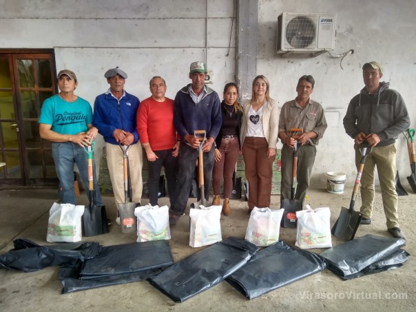 Desarrollo Social entregó cobertores plásticos y alimentos al sector ladrillero